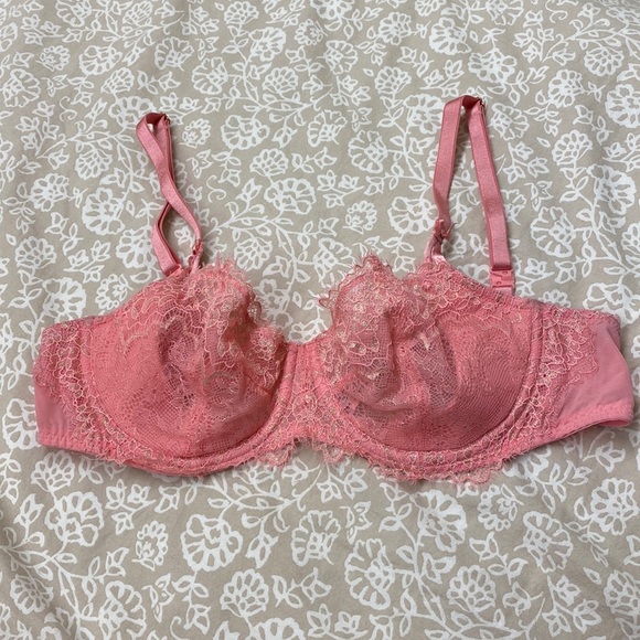 ‼️SOLD‼️VS pink and gold glitter bra - Picture 1 of 3